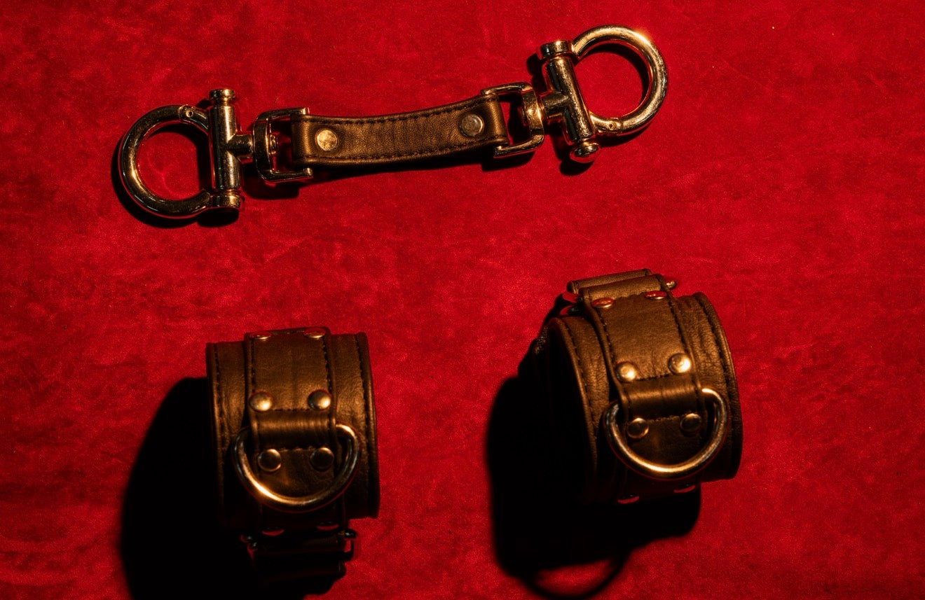 LEATHER SET — NOIR 01