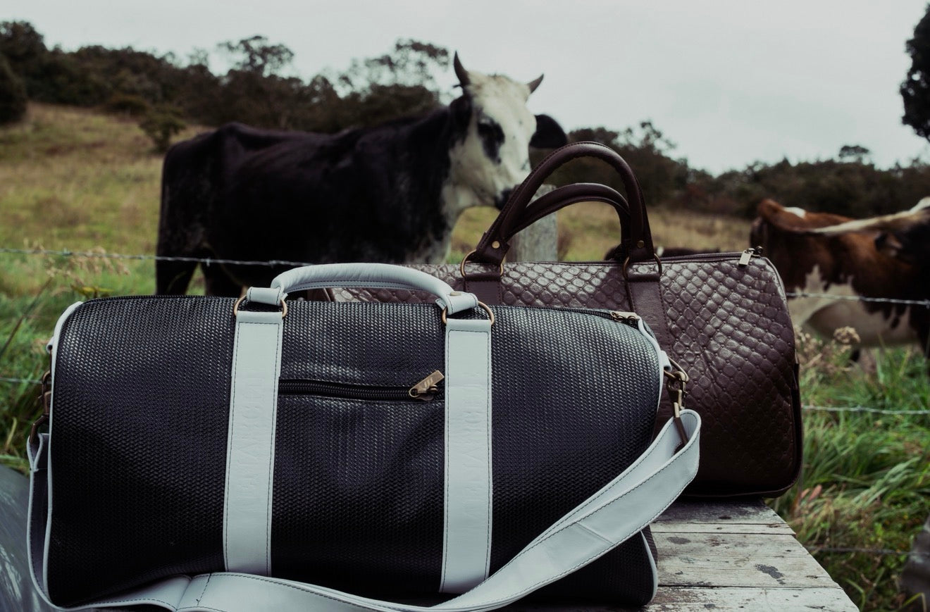DUFFLE — BLACK & WHITE